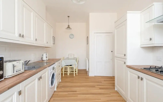 Traditional 3 bed Apartment Stockbridge