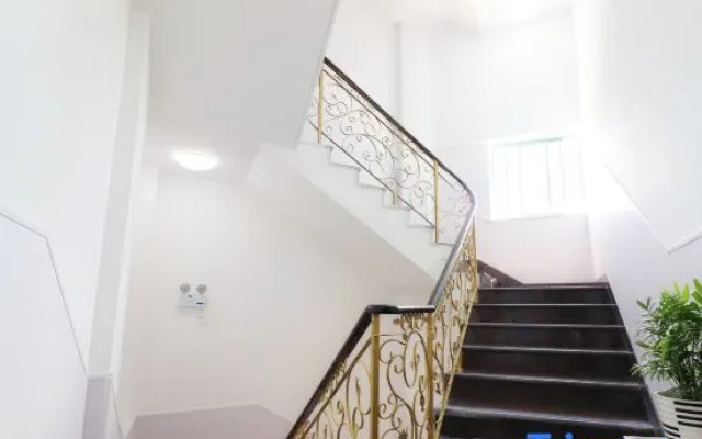 Zsmart Hotel (Shanghai Zhangjiang Park Jinke Road Subway Station)