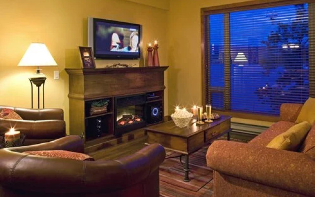 Pointe Beach Villas, Kelowna, Canada