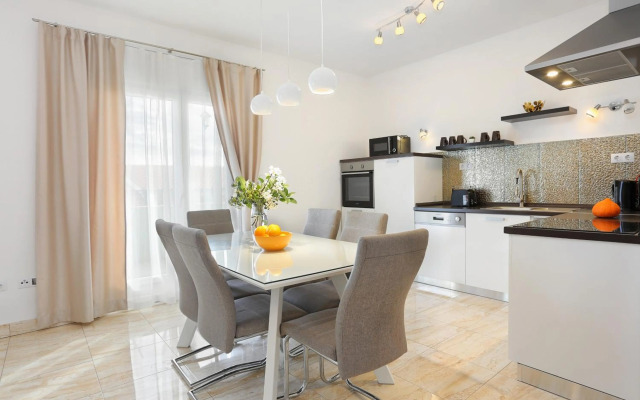 Apartments by the sea Seget Donji, Trogir - 18648