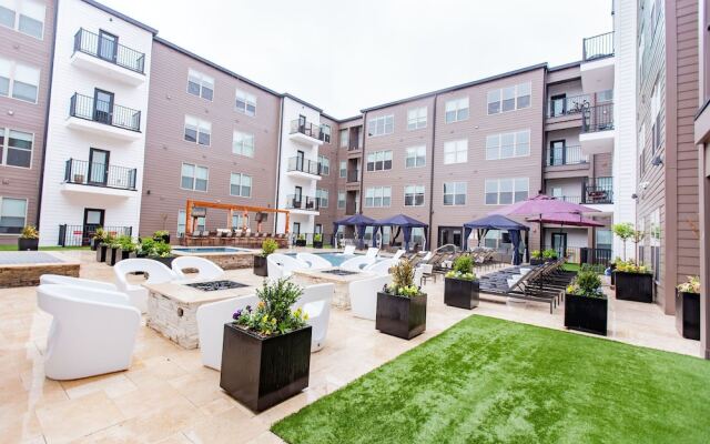 St Louis Luxurious 2BD 2BA Forest Park Apartment