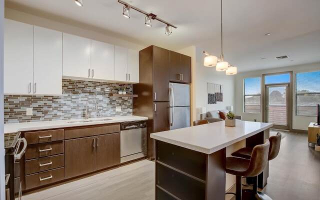 CozySuites at Town Lake