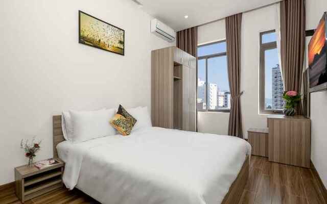 Van Apartment and Hotel