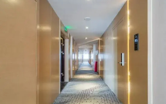 Lavande Hotels· Guiyang Huaxi Tongshijie