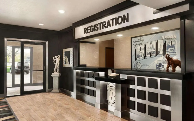 Super 8 Akron S/Green/Uniontown OH