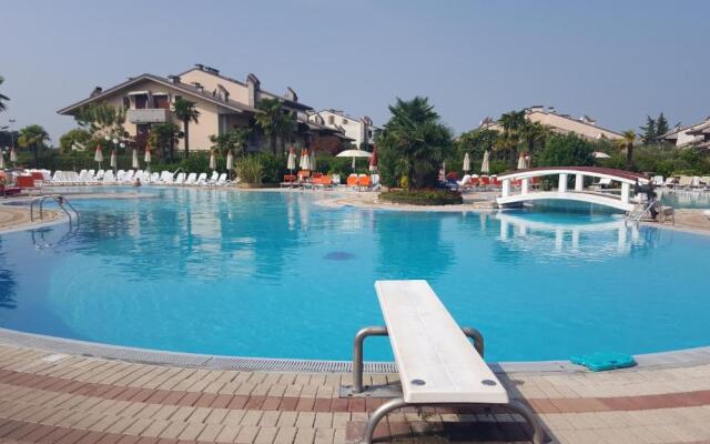 Appartamento Michele tre piscine caraibiche Desenzano del Garda