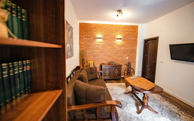 Casa Dives, Transylvania