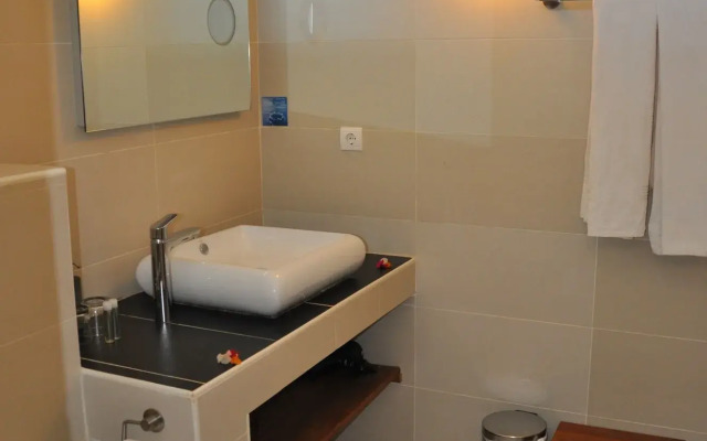 Leo's Beach Hotel & Restaurant - Adults Only
