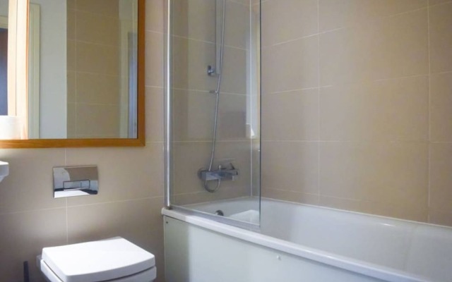 Modern 1 Bedroom Apartment in Greenwich