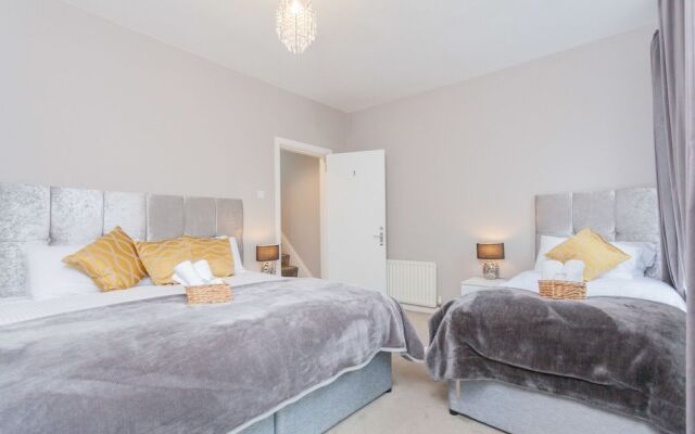 92 Templemore Ave Guest house