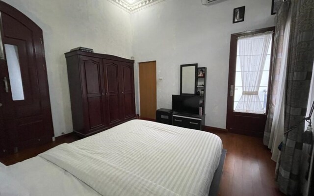 OYO 93143 Mega Raudhah Syariah