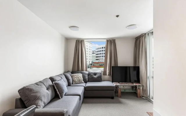 Cosy Central 1Br With Balcony!