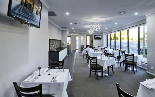 Aastro Dish Motor Inn