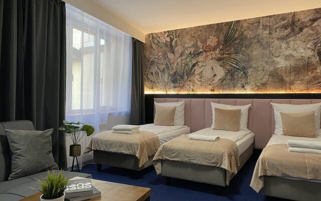 Cube House Aparthotel