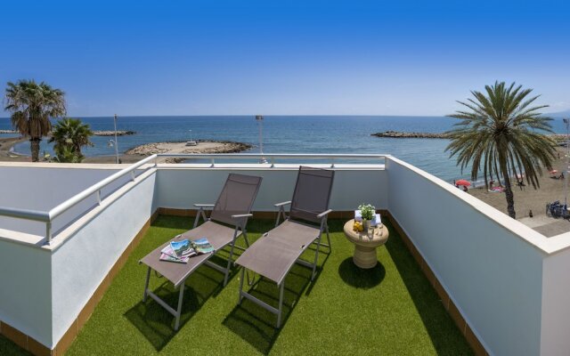 Beautiful 2 Bd House With Terrace & Views to the Beach Pedregalejo