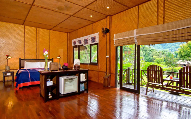 Hmong Hilltribe Lodge