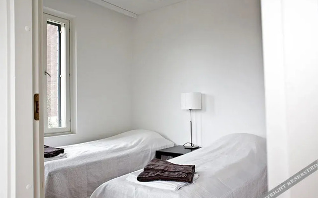 Airport Apartments