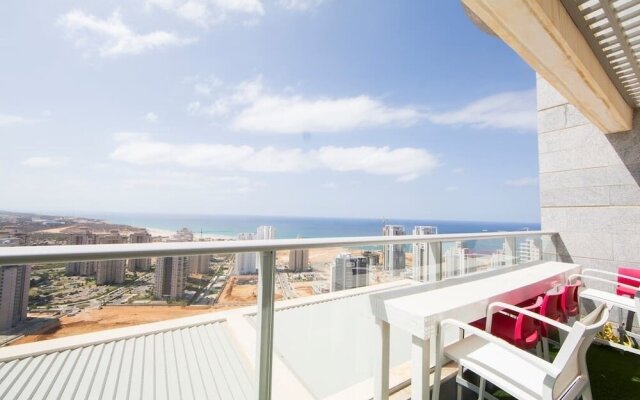 Seaview Oasis Luxurious Penthouse