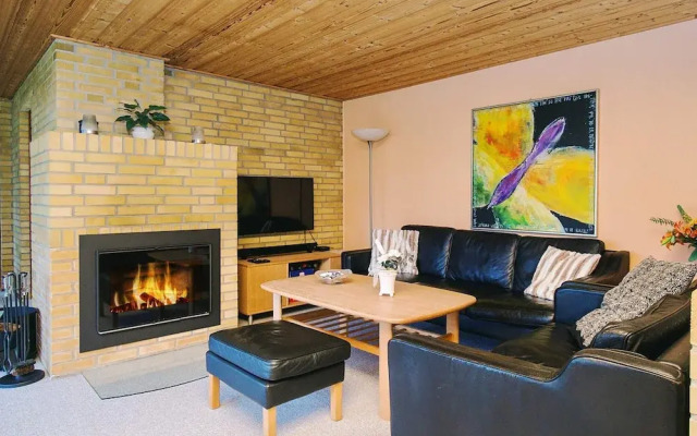 6 Person Holiday Home in Store Fuglede-by Traum