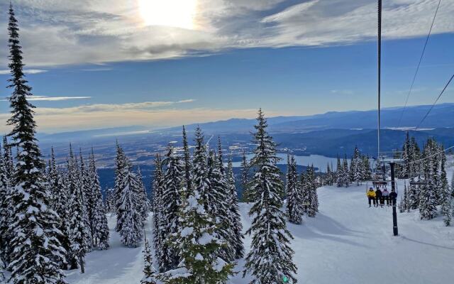 Black Bear #1 2 Bedroom Cabin