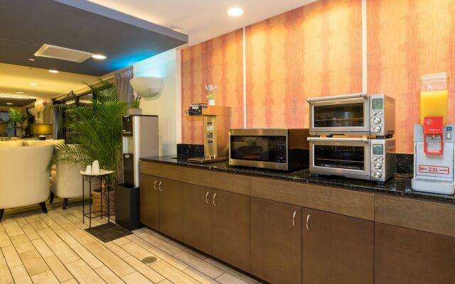 Vive Hotel Waikiki