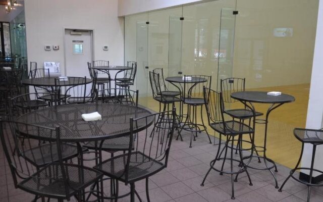 Zoders Inn and Suites