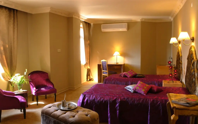 AlaHan Hotel