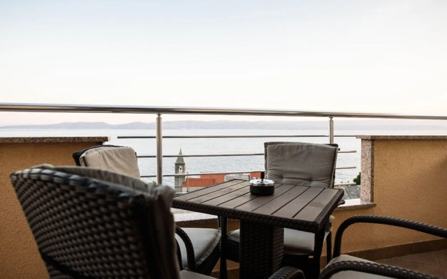 Dusa - With Pool - A3 - III kat