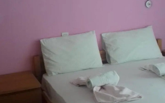 Babis Taverna & Rooms
