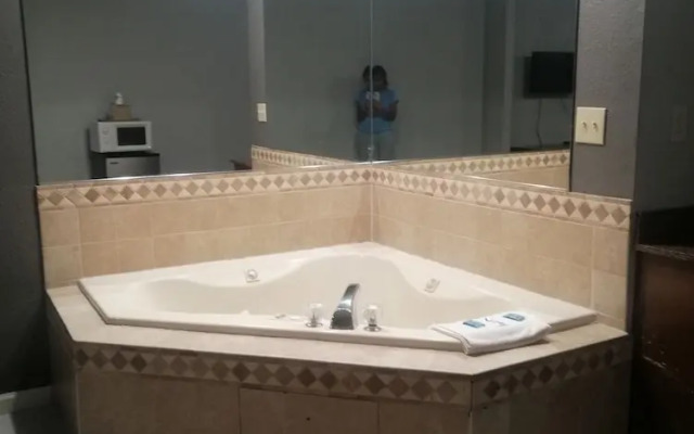 Royal Inn & Suite