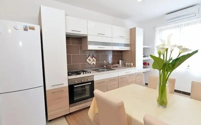 Apartment 640