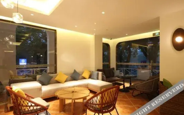 O.Live Social (Guilin Elephant Trunk Hill Two Rivers and Four Lakes Store)