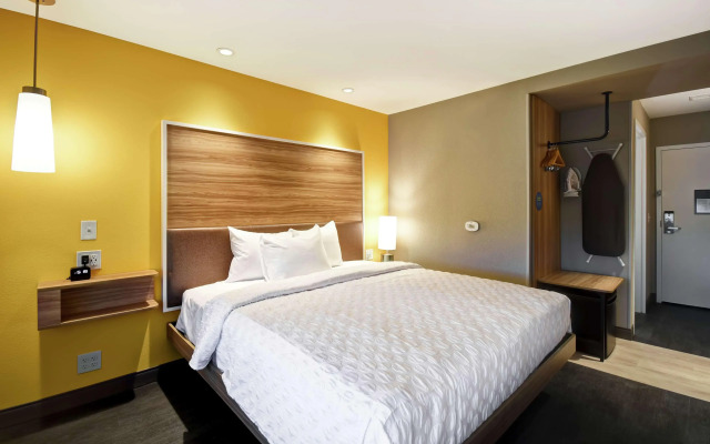 Tru by Hilton Louisville Airport