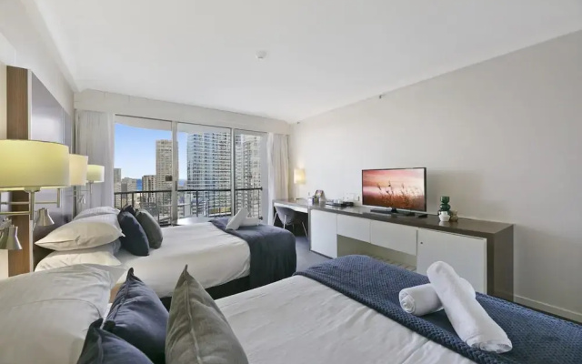 Ocean View 2-bed Studio In the Heart of Surfers