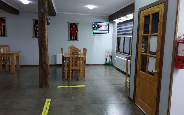 Hostal La Base