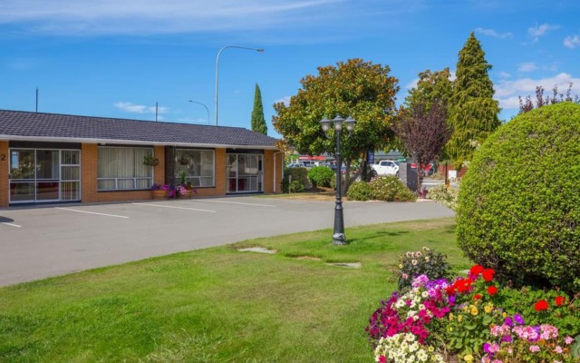 Middle Park Motel