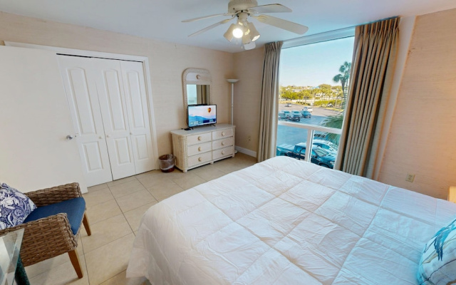 Shoreline Towers 3036 3 Bedroom Condo