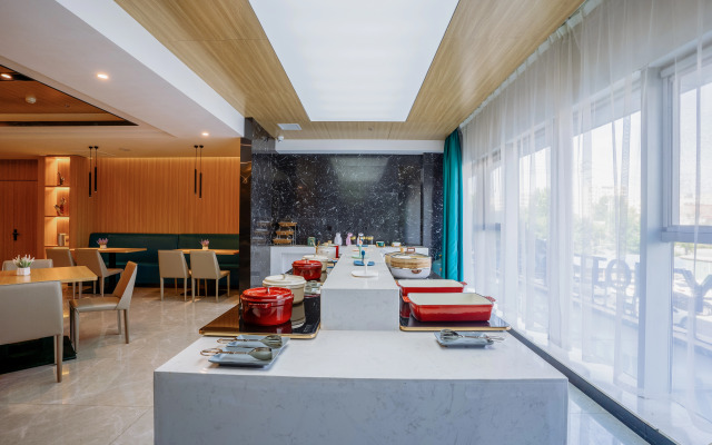 Starway Hotel (Wenxi Swimming Pool)