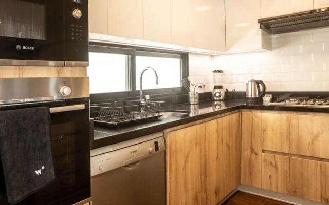 w Spotless 2BR With Balcony in Miraflores