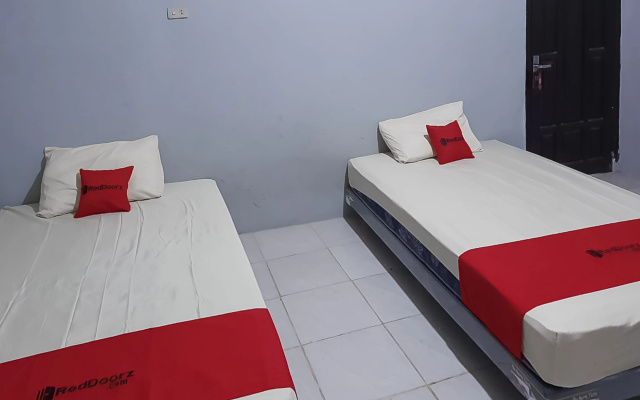 RedDoorz @ Jalan Pangeran Tirtayasa Lampung 2