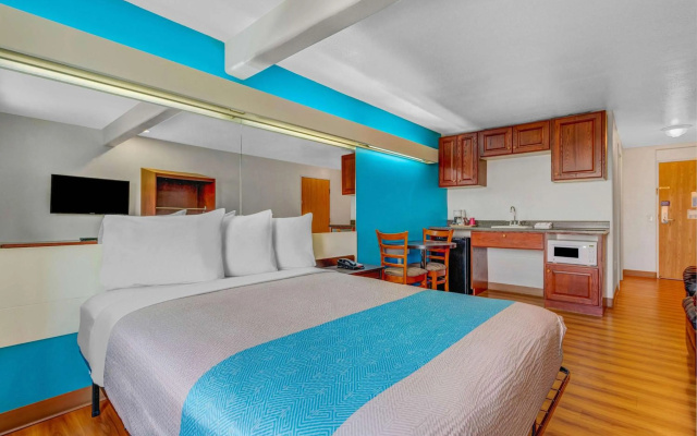 Motel 6 Idaho Falls, ID - Snake River