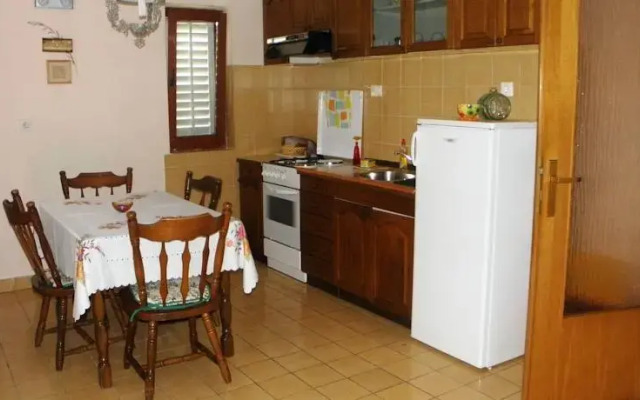 Apartments Njivice Bajcic