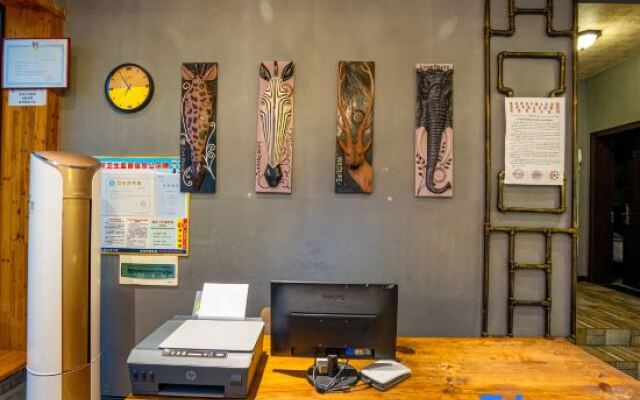 Zhangjiajie Loft Homestay (Tianmen Mountain Cableway Store)
