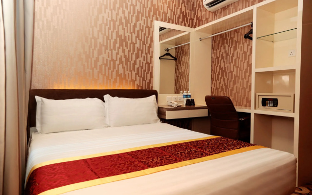 Golden Valley Hotel