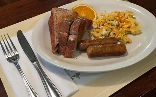 Carriage House Inn