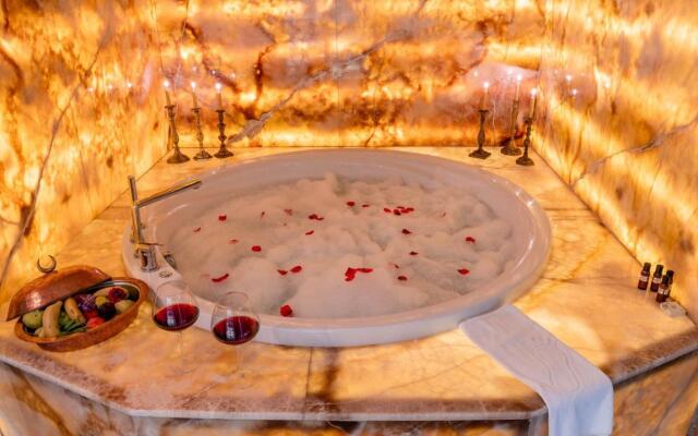 Elika Cave Suites Hotel &amp; SPA