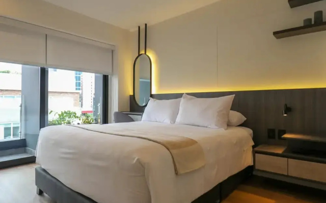 w Elegant 2BR w Balcony Near Larcomar