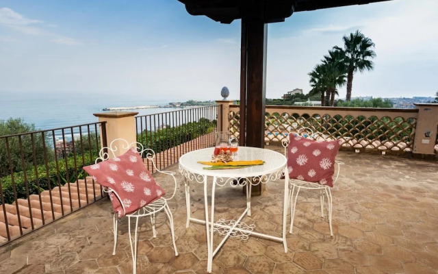 Giardini-naxos Beautiful Villa With Pool