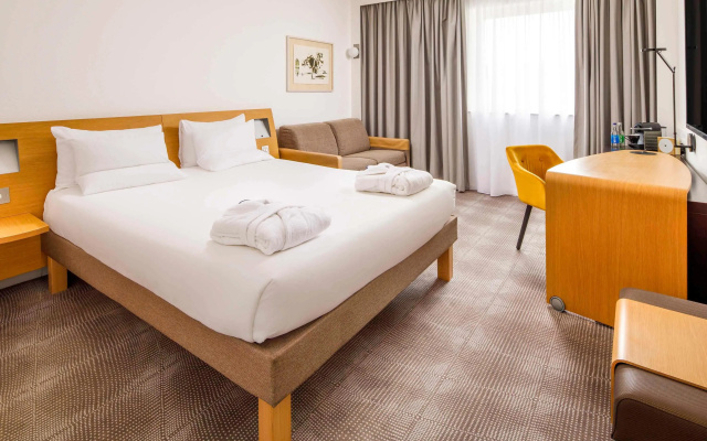 Novotel London Greenwich - Image 5