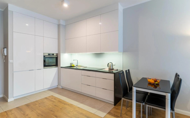 FIRST -- Green Żoliborz Apartment 4